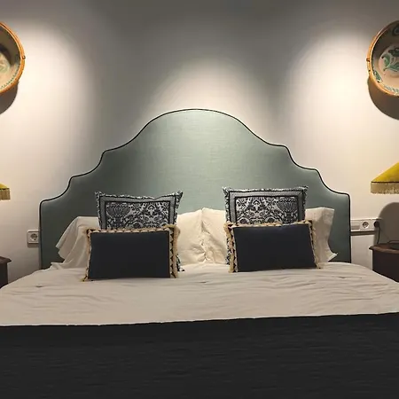 Villa 10 Pax Downtown The Emir's Free Parking Cordoba