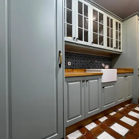 10 Pax Downtown The Emir's Free Parking 빌라 코르도바