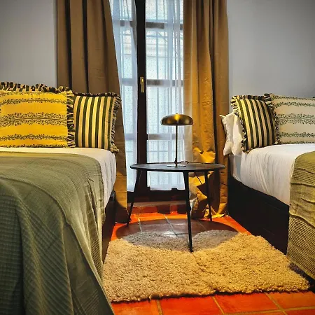 10 Pax Downtown The Emir's Free Parking Villa Cordoba
