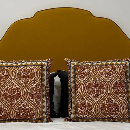 Villa 10 Pax Downtown The Emir's Free Parking Cordoba