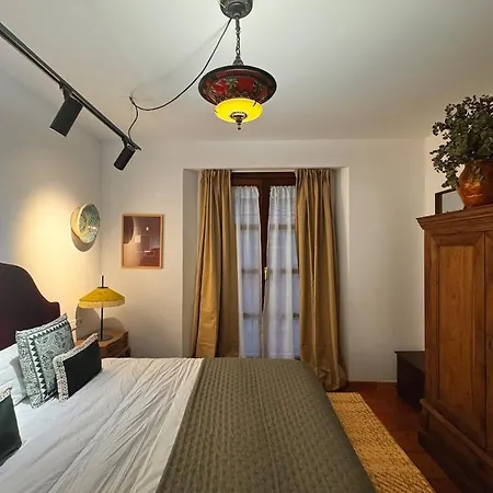 10 Pax Downtown The Emir's Free Parking Villa *