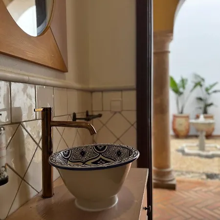 10 Pax Downtown The Emir's Free Parking Villa