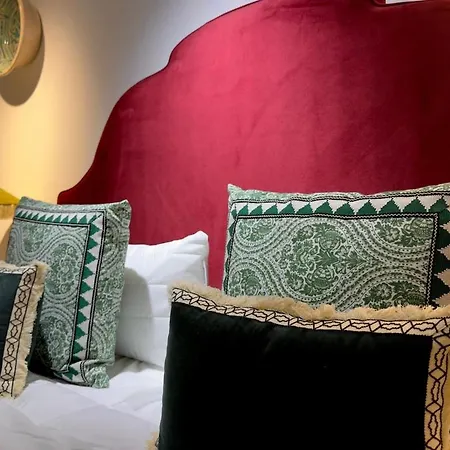 10 Pax Downtown The Emir's Free Parking Cordoba