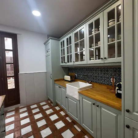 Villa 10 Pax Downtown The Emir's Free Parking Cordoba