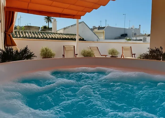 Villa 10 Pax Downtown The Emir's Free Parking Cordoba