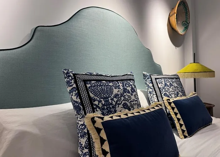 10 Pax Downtown The Emir's Free Parking 코르도바