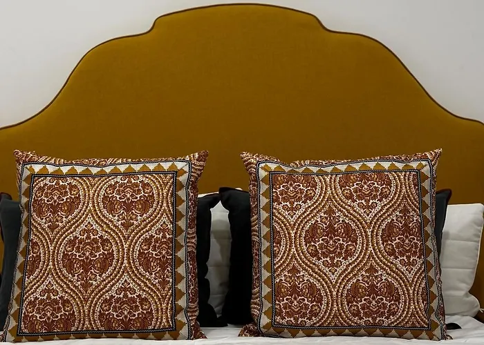 Villa 10 Pax Downtown The Emir's Free Parking Cordoba