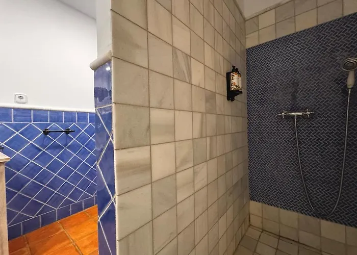 빌라 10 Pax Downtown The Emir's Free Parking *