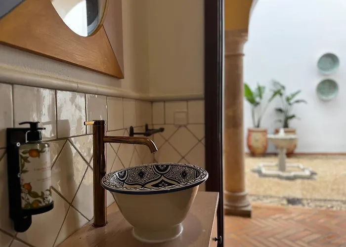 10 Pax Downtown The Emir's Free Parking Villa