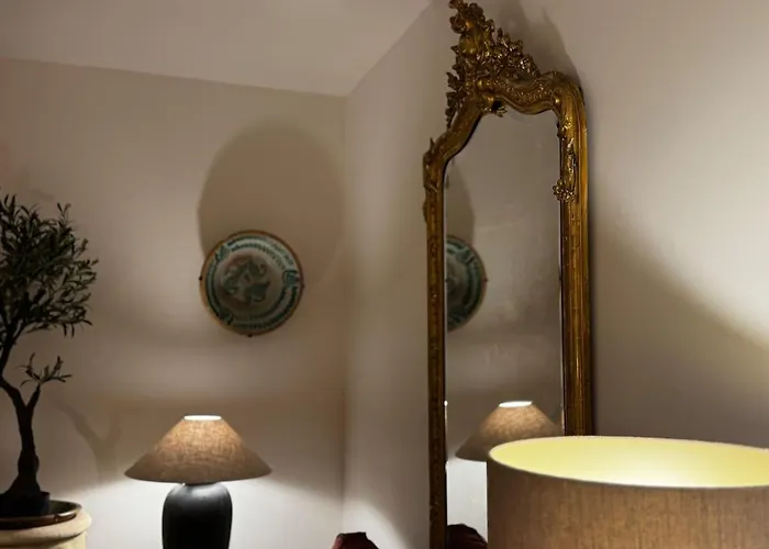 Villa 10 Pax Downtown The Emir's Free Parking Cordoba