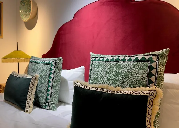 10 Pax Downtown The Emir's Free Parking Cordoba