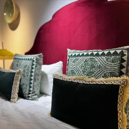 10 Pax Downtown The Emir's Free Parking Villa