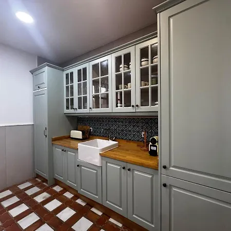 10 Pax Downtown The Emir's Free Parking Córdoba