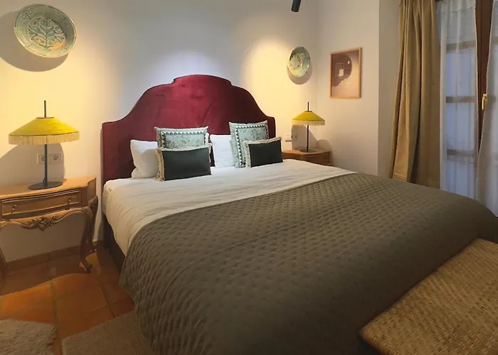 Villa 10 Pax Downtown The Emir's Free Parking