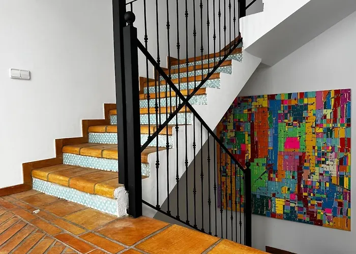 10 Pax Downtown The Emir's Free Parking *