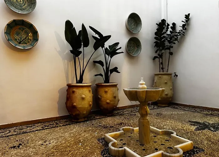 10 Pax Downtown The Emir's Free Parking Villa *