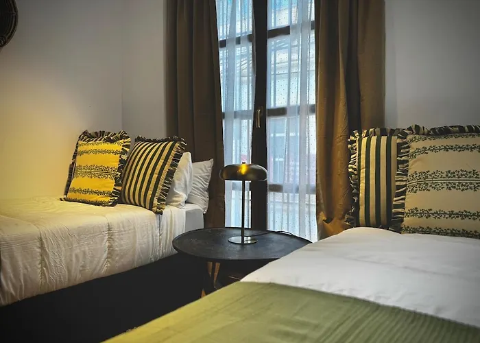 10 Pax Downtown The Emir's Free Parking Villa Córdoba