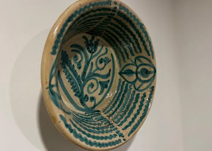 10 Pax Downtown The Emir's Free Parking *