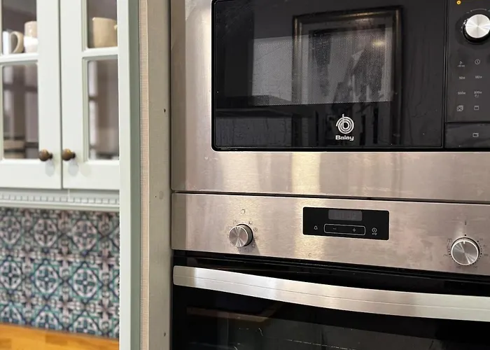 10 Pax Downtown The Emir's Free Parking Villa *