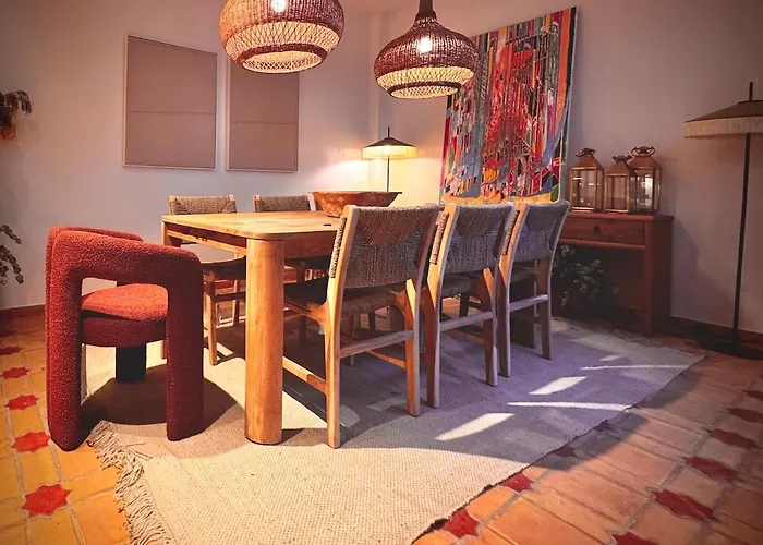 10 Pax Downtown The Emir's Free Parking Córdoba