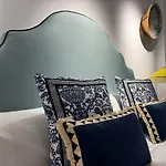 10 Pax Downtown The Emir's Free Parking Cordoba