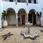 10 Pax Downtown The Emir's Free Parking Villa Cordoba