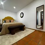 Villa 10 Pax Downtown The Emir's Free Parking