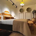 10 Pax Downtown The Emir's Free Parking Villa Cordoba