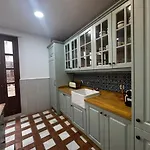 Villa 10 Pax Downtown The Emir's Free Parking Cordoba