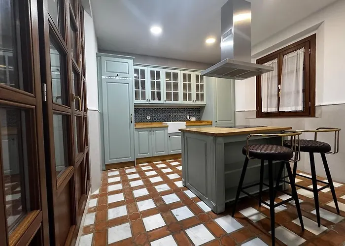 别墅 10 Pax Downtown The Emir's Free Parking *